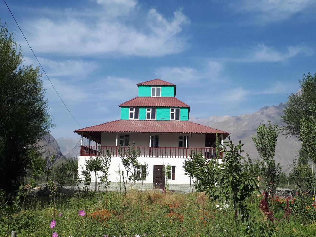 Hostel Muborak Rushan Bagian luar foto
